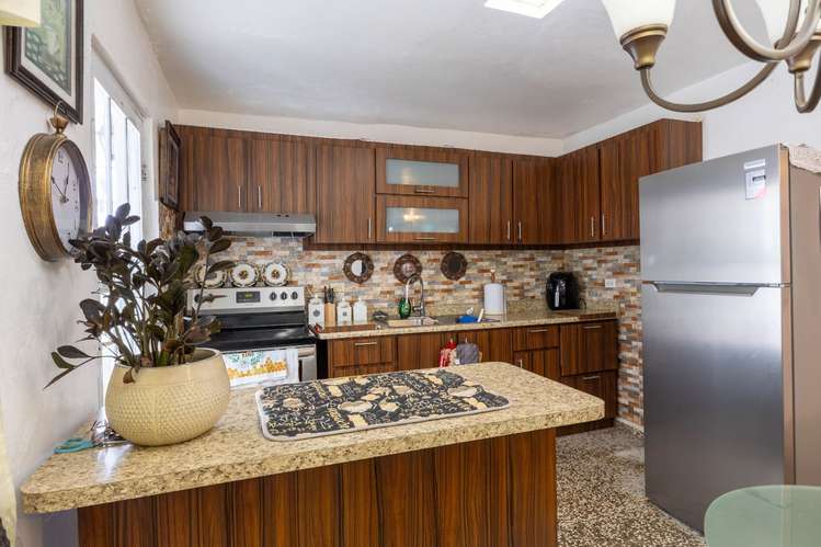 Urb. Ext. Bella Vista, Casa en Aibonito - Imagen 6