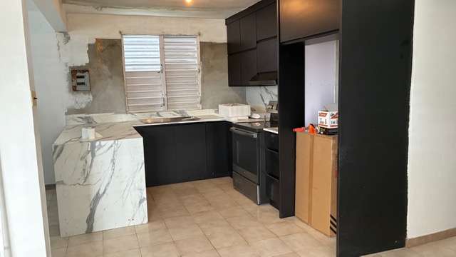 ARECIBO URB LLANOS ASHLEY - Imagen 3