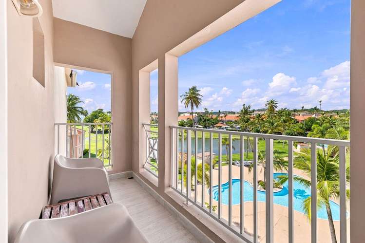 Cond. Palmas Doradas, Apartamento en Humacao