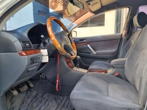 Toyota Allion 2003 naftero automático 4x2
