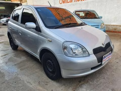 Toyota Vitz 2001 naftero automático