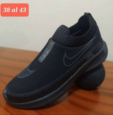 Calzado deportivo Nike sin cordón para caballero - Imagen 2