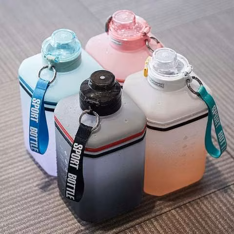 Botella de plástico cuadrado para agua 2200ml