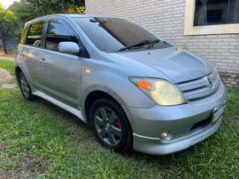 Toyota IST 2002 motor 1.3 naftero automático 4x2