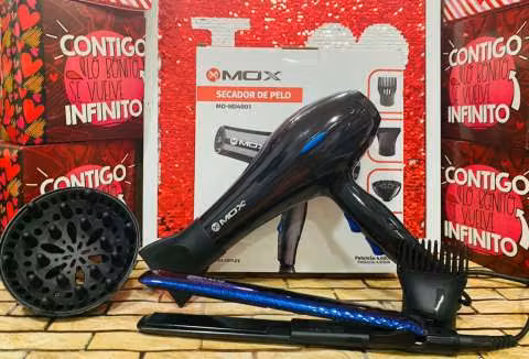Planchita Mega Star y de regalo secador de pelo Mox con difusor con 2 picos