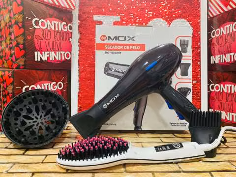 Peine alisador y de regalo secador de pelo Mox con difusor con 2 picos