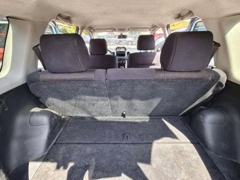 Toyota IST 2004 motor vvti 1.5 naftero automático 4x2 - Imagen 3