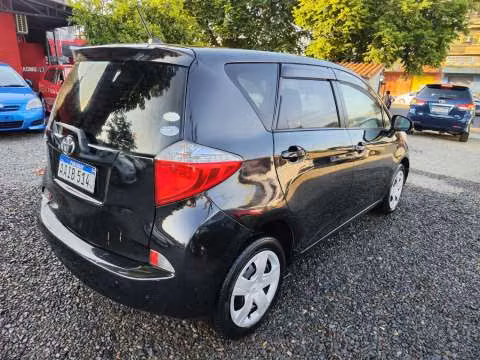 Toyota New Ractis 2011