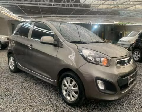 Kia picanto 2013 automático.