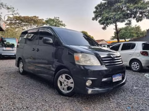 Toyota noah automático naftero 