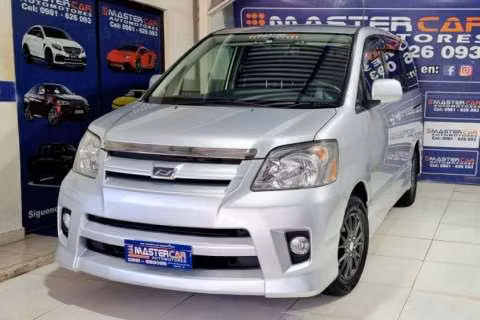 Toyota Noah 2004 motor 2.0 naftero automático