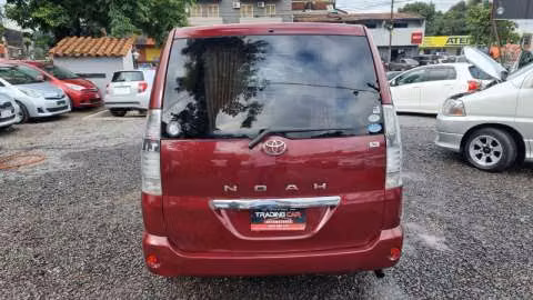 Toyota Noah 2005 - Imagen 3