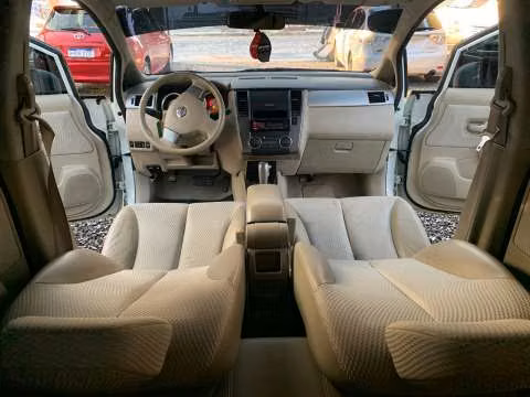 Nissan Tiida 2010