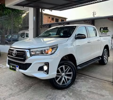 Toyota Hilux SRV 2018 motor 2.8 diésel automático 4x4 - Imagen 2