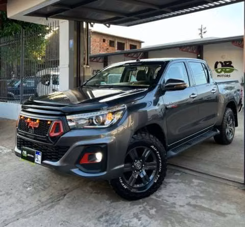 Toyota Hilux Limited TRD 2019 motor 2.8 diésel automático 4x4 - Imagen 2