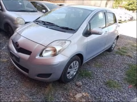 Toyota New Vitz 2005 - Imagen 3
