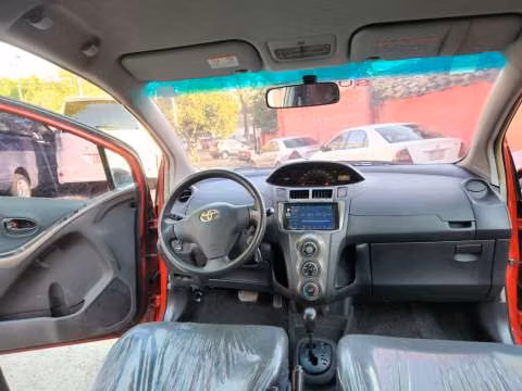 Toyota New Vitz 2005 - Imagen 3