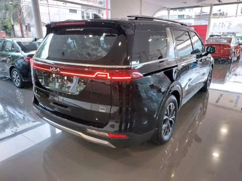 Kia New Carnival 2.2 EX automático Limited ejecutivo 7 pasajeros 2023 - Imagen 2
