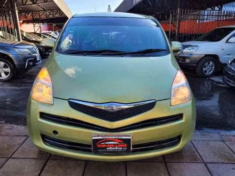 Toyota Ractis 2005 motor vvti 1.5 naftero automático