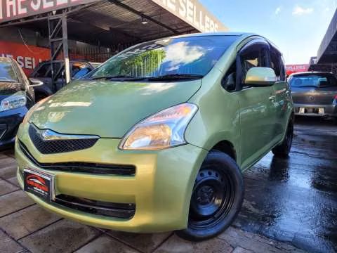 Toyota Ractis 2005 motor vvti 1.5 naftero automático - Imagen 2