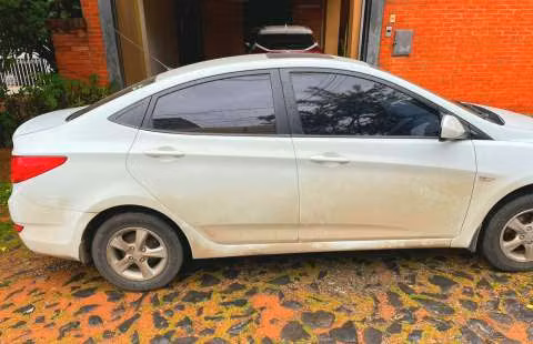 Hyundai Accent GLS 2012