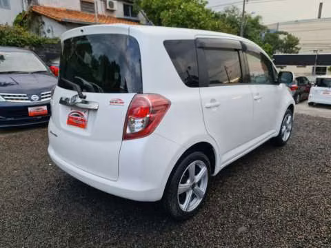 Toyota Ractis 2009 - Imagen 2