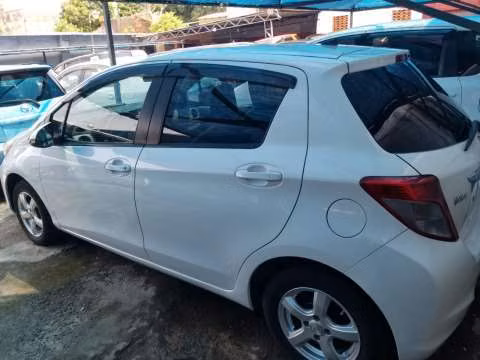 Toyota New Vitz 2011 - Imagen 3