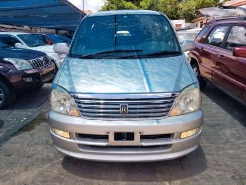 Toyota Regius 1998 - Imagen 3