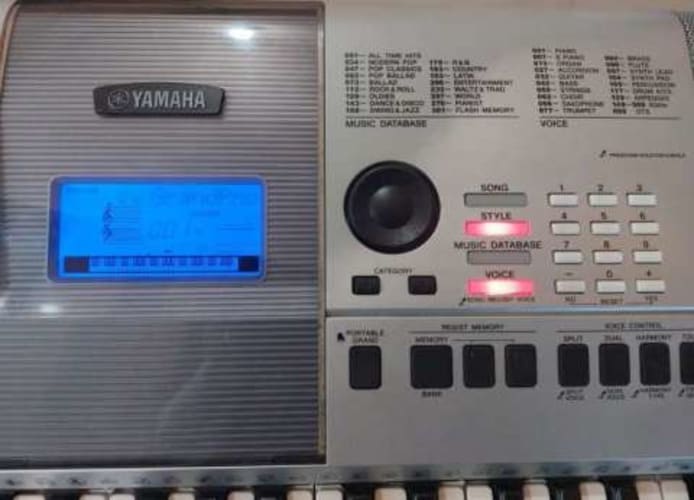 Teclado Yamaha PSRE413