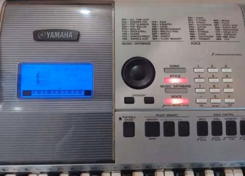 Teclado Yamaha PSRE413