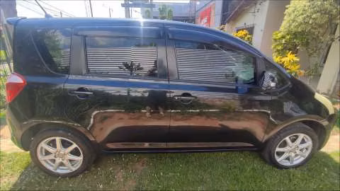 Toyota Ractis 2005 - Imagen 2