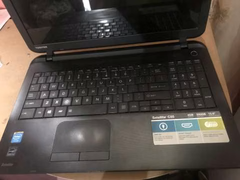 Laptop Toshiba Satellite C55