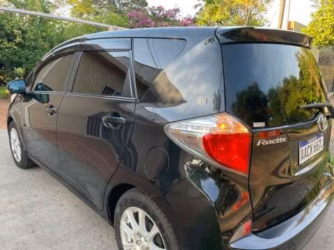 Toyota New Ractis 2011 - Imagen 3