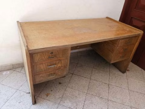 Escritorio de madera con 6 cajones - Imagen 2