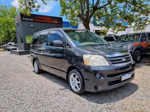 Toyota Noah 2005 - Imagen 2
