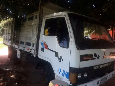 Mitsubishi Canter 1989 motor dD32 diésel mecánico
