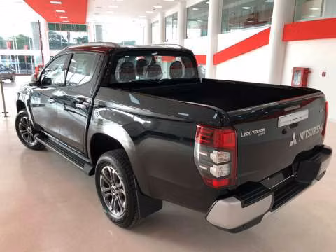 Mitsubishi Sport automático full HPE S 2.4 con 190 HP de potencia 2022