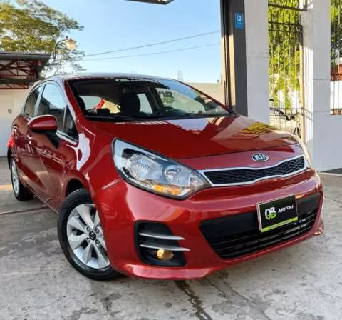 Kia Rio hatchback 2015 motor 1.4 naftero automático