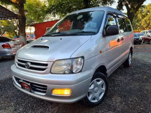 Toyota Noah 2001 - Imagen 2