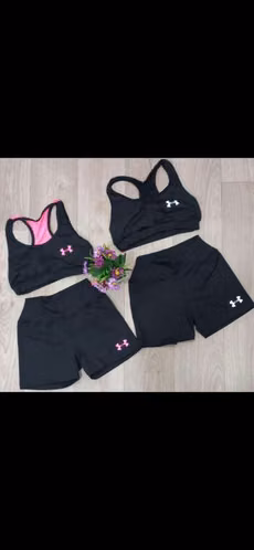 Conjunto deportivo crop y short Under