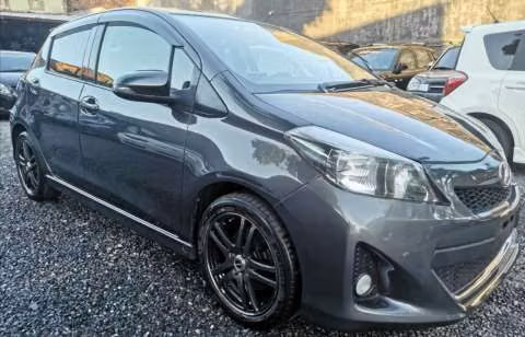 Toyota New Vitz RS 2011 motor 1.5 naftero automático secuencial - Imagen 3