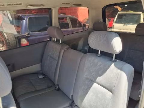 Toyota Noah 2003 - Imagen 2