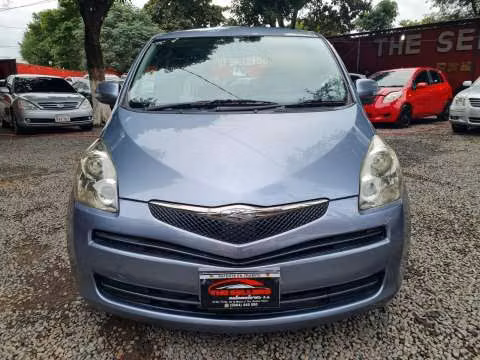 Toyota Ractis 2010 motor vvti 1.5 naftero automático