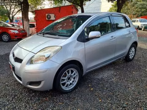 Toyota New Vitz 2010 motor vvti 1.3 naftero automático - Imagen 2