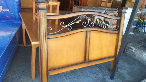 Cabecera y mesita