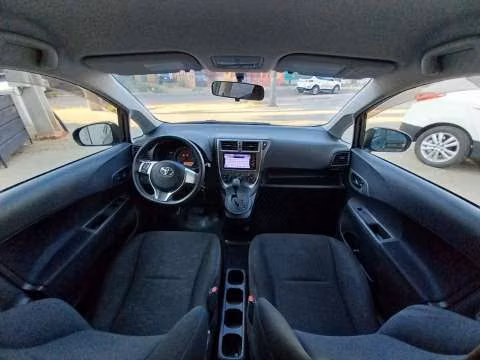 Toyota New Ractis 2012 - Imagen 3