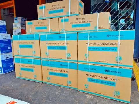 Aire acondicionado Haustec  btu con soporte de regalo