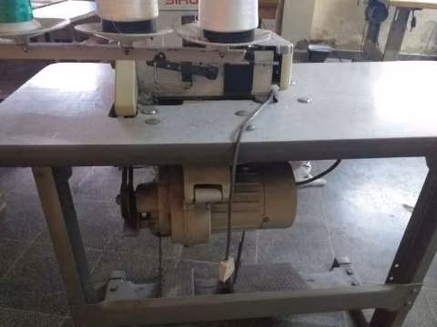Máquina de coser overlock 5 hilos - Imagen 3