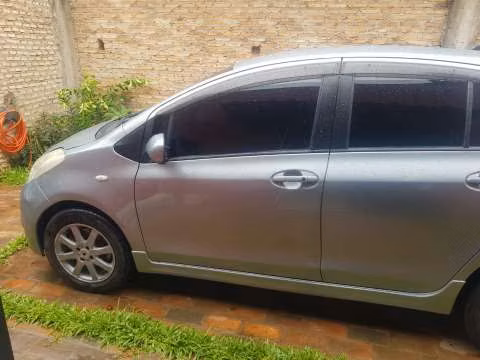 Toyota New Vitz RS 2006 motor vvti 1.5 naftero automático - Imagen 2