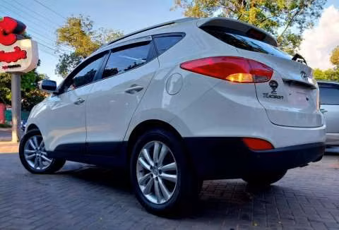 Hyundai New Tucson LX motor evgt 2.0 turbo diésel automático 4x2 - Imagen 2